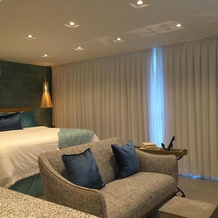 Enchanted 17 Jewel Beachfront Luquillo -Pool 외부 사진