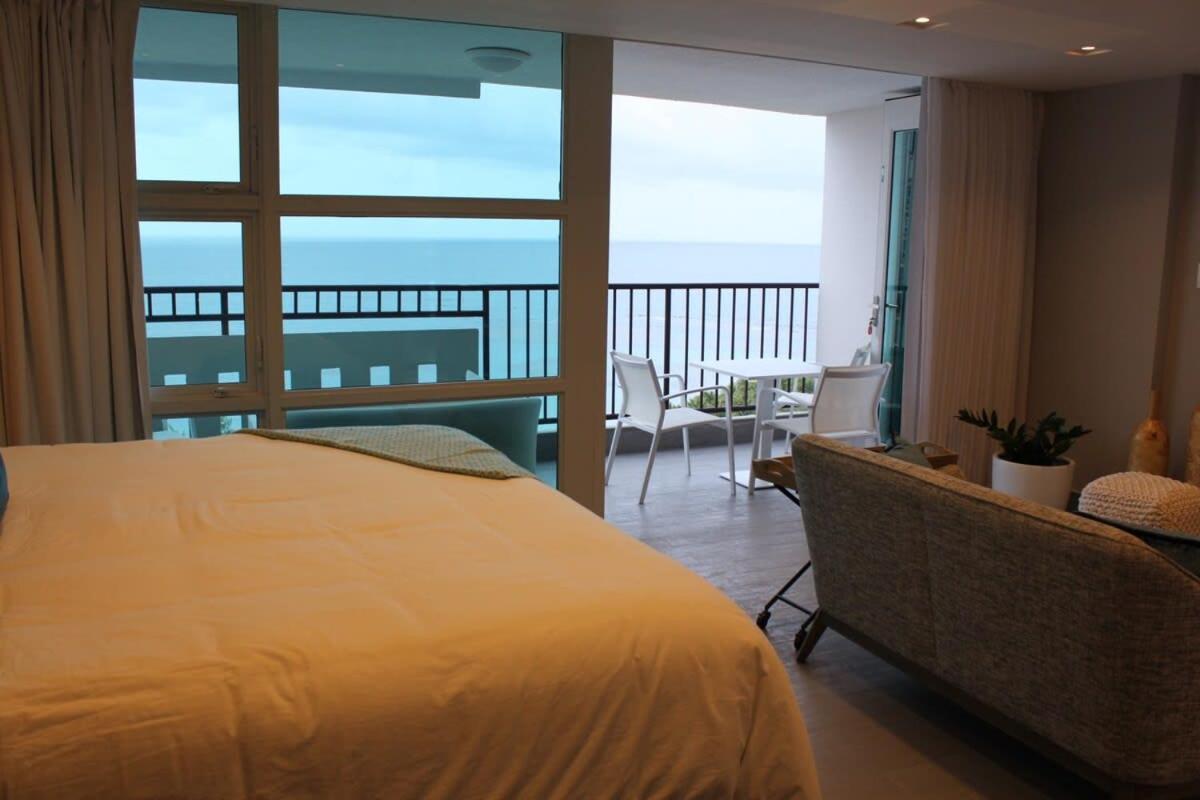 Enchanted 17 Jewel Beachfront Luquillo -Pool 외부 사진