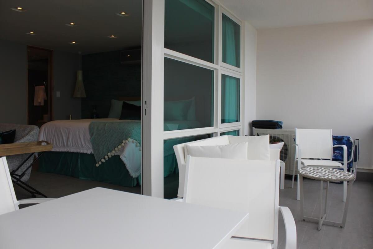 Enchanted 17 Jewel Beachfront Luquillo -Pool 외부 사진