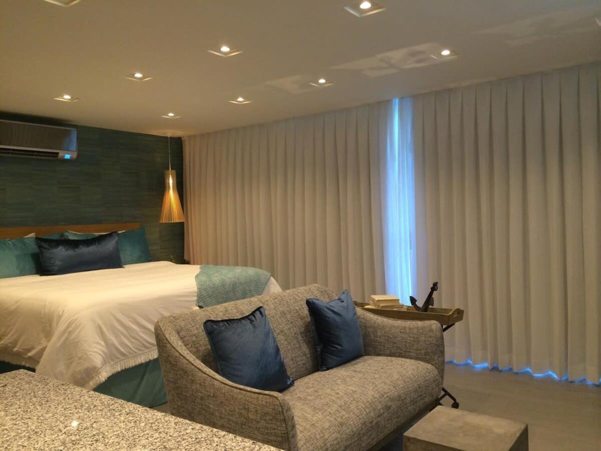 Enchanted 17 Jewel Beachfront Luquillo -Pool 외부 사진