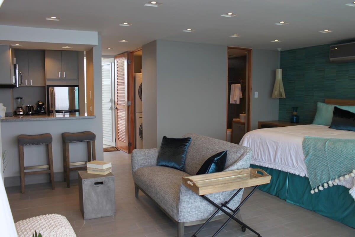 Enchanted 17 Jewel Beachfront Luquillo -Pool 외부 사진